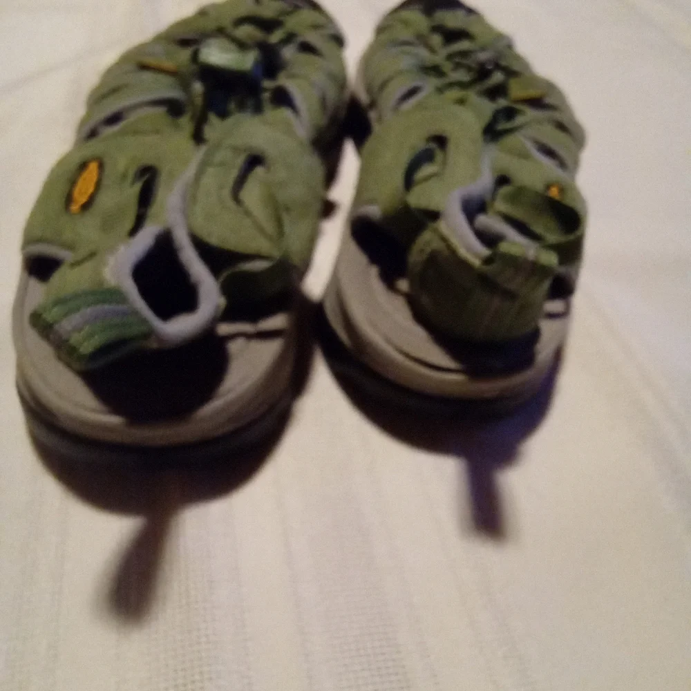 Adult Keens Green Outdoor Sandals Size 10 - Picture 5 of 7